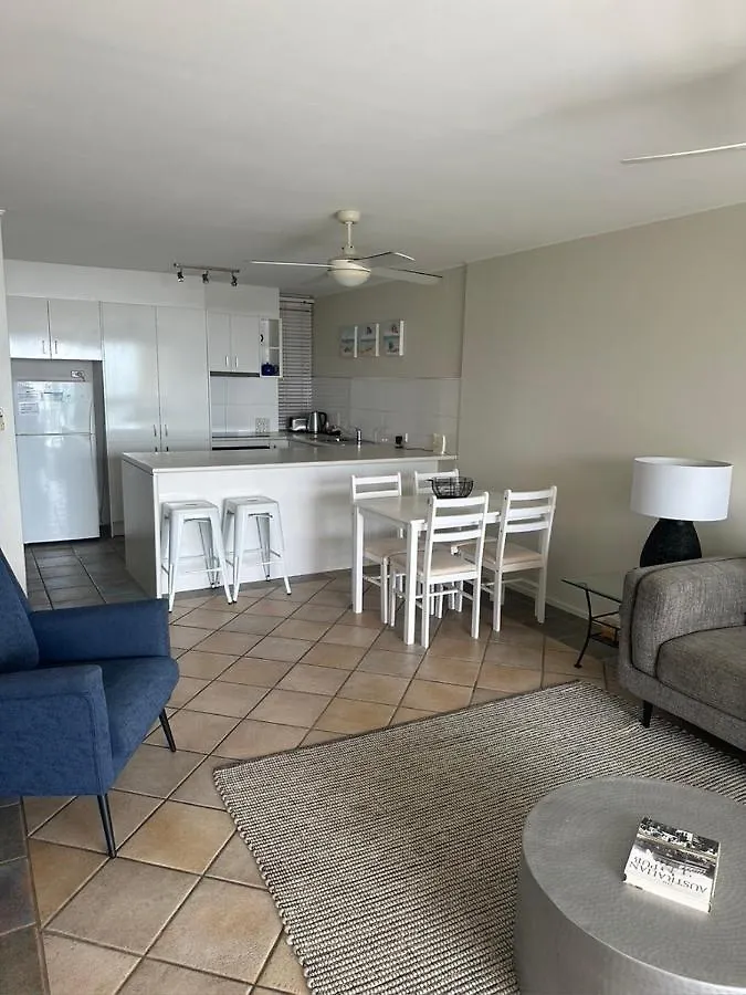 2 Bedroom Top Floor Unit - Ocean Views And Pool- Headlands Resort Alexandra Headland