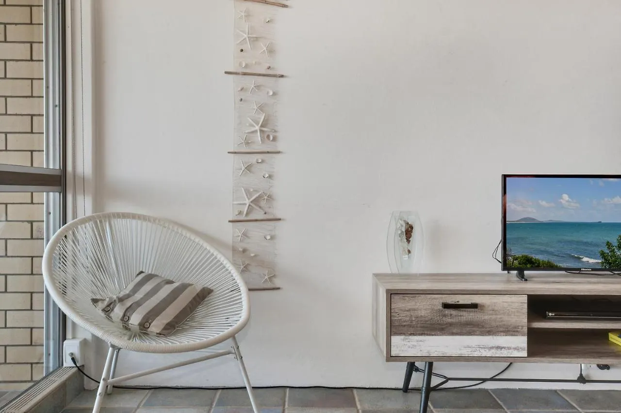 2 Bedroom Top Floor Unit - Ocean Views And Pool- Headlands Resort Alexandra Headland Apartment